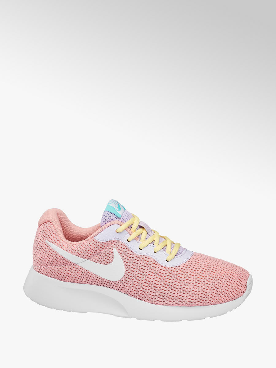 Różowe sneakersy damskie Nike Tanjun - 18211139 - deichmann.com Różowe sneakersy damskie Nike Tanjun - 18211139 - deichmann.com